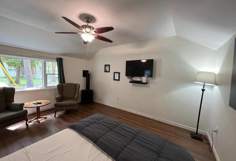 إستوديو قياسى, Tally Ho Inn