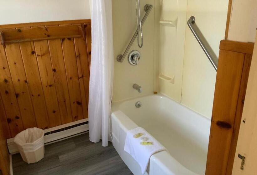 منزل 4 غرف نوم, Tally Ho Inn