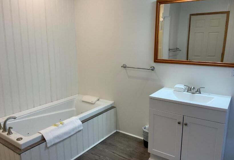 جناح مطل على البحيرة, Tally Ho Inn