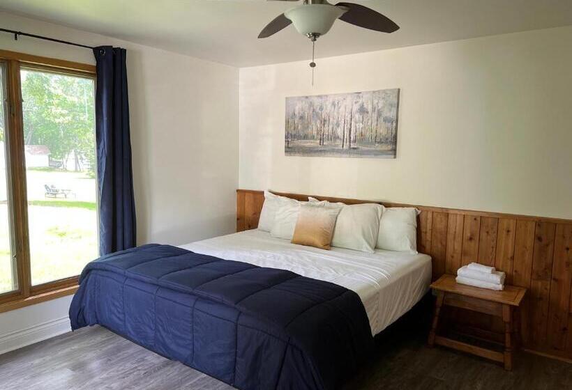 جناح مطل على البحيرة, Tally Ho Inn