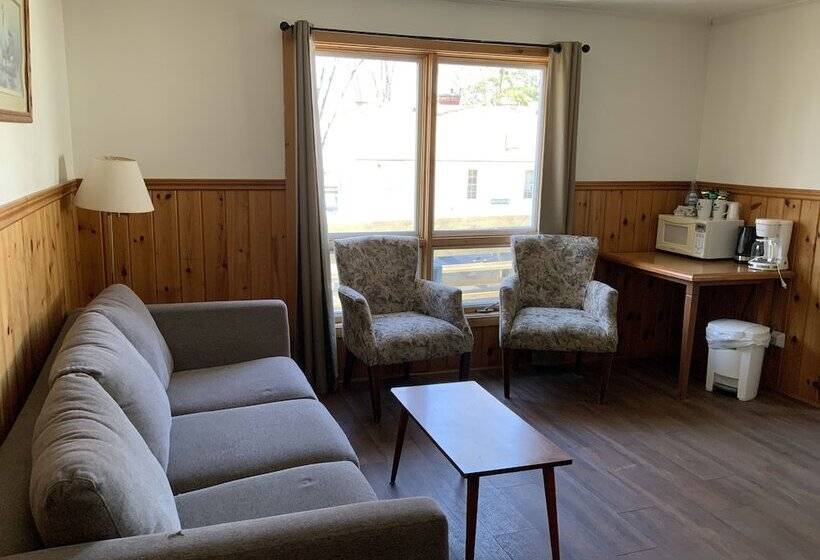 كابينة, Tally Ho Inn