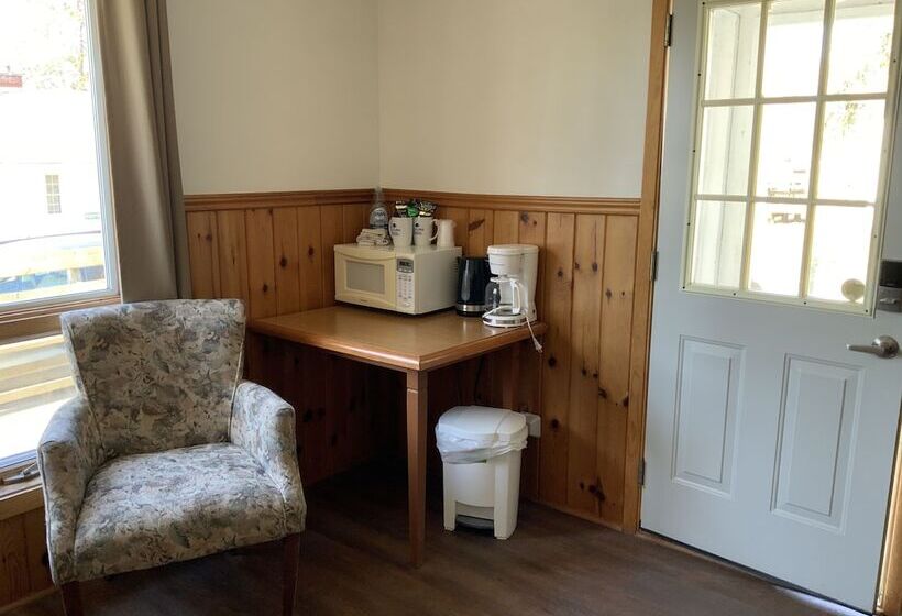 كابينة, Tally Ho Inn