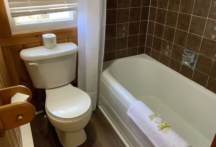 جناح مطل على البحيرة, Tally Ho Inn