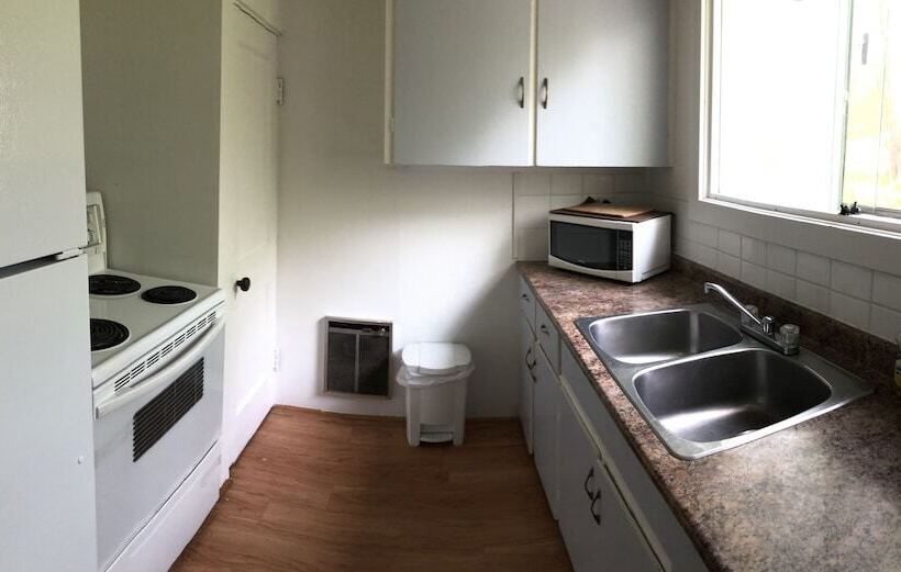 منزل 3 غرف نوم, Tally Ho Inn