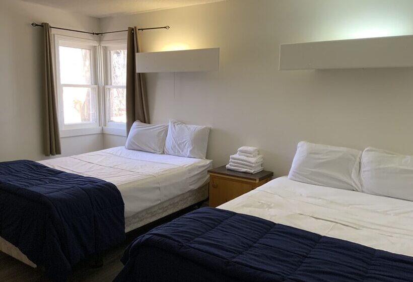 جناح مطل على البحيرة, Tally Ho Inn