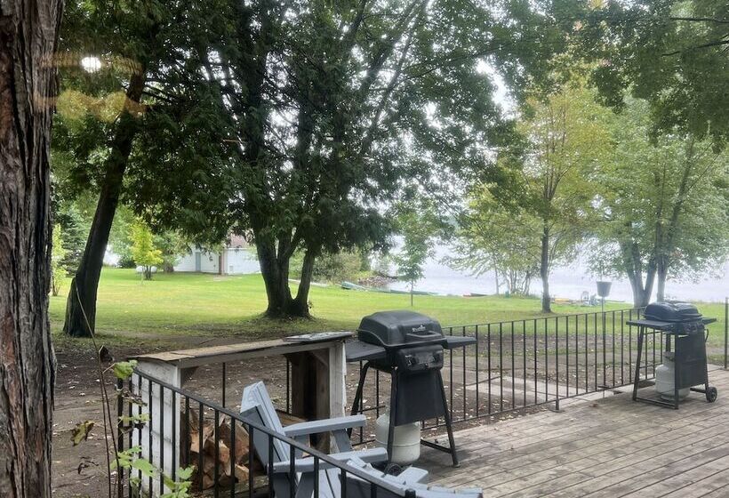 Suite with lake view, Tally Ho Inn