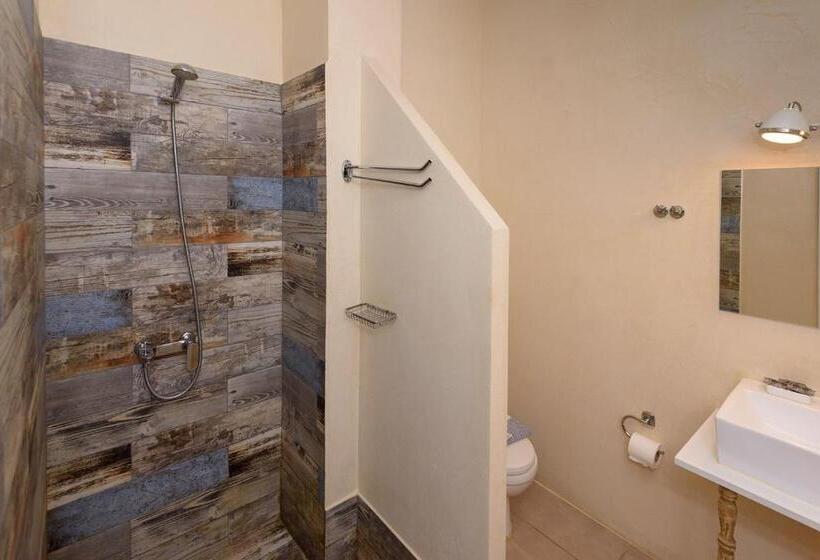 스탠다드 트리플 룸, Thejoy