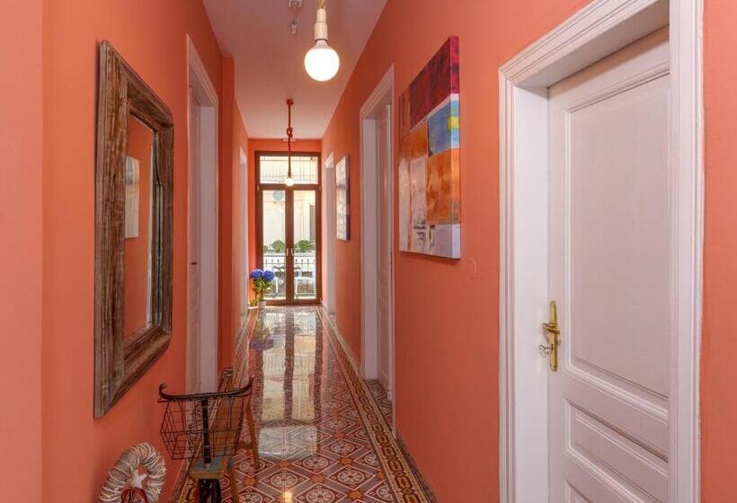 스탠다드 트리플 룸, Thejoy