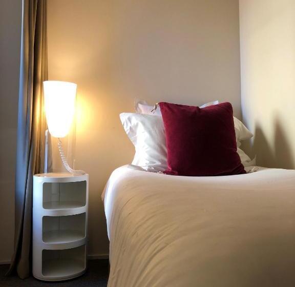 Family Suite, L Adresse