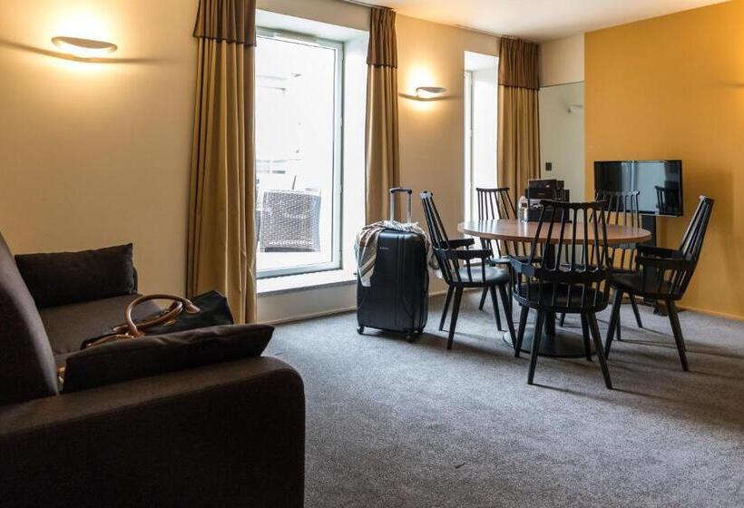 패밀리 스위트, L Adresse