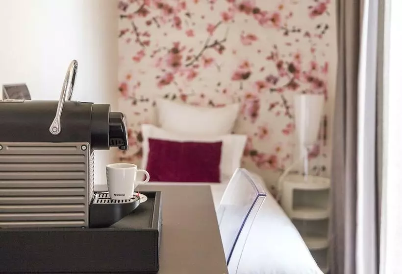 اتاق استاندارد سه نفره, Hôtel L Adresse   Entièrement Rénové