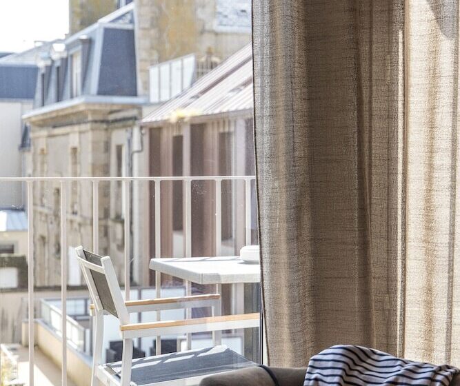 주니어 스위트, L Adresse