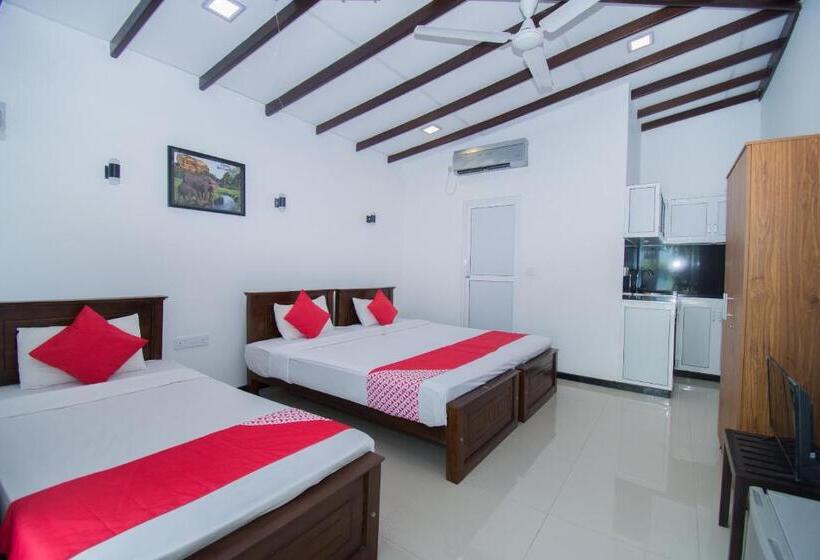 Habitació Triple Deluxe, Avon Villa