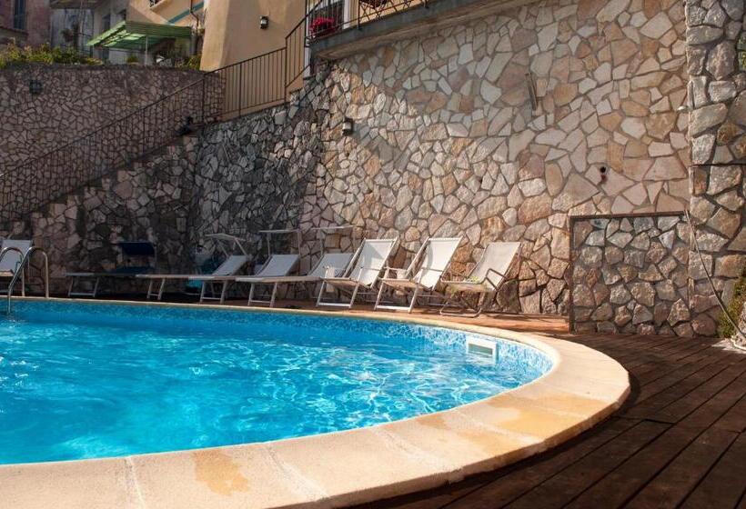 חדר סטנדרט נוף לים עם מרפסת, Residence Zelzar