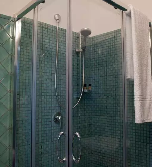 اتاق استاندارد با بالکن و چشم‌انداز دریا, Residence Zelzar
