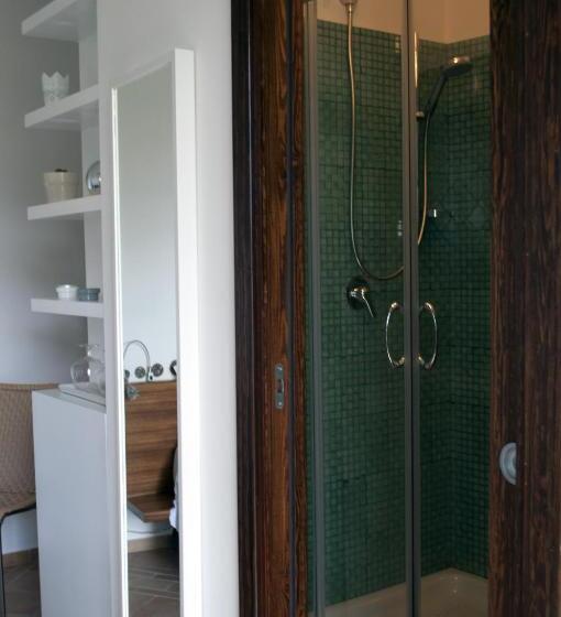 اتاق استاندارد با بالکن و چشم‌انداز دریا, Residence Zelzar