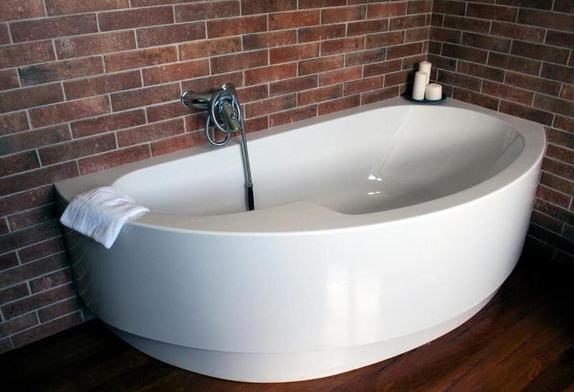 סוויטה משפחתית, Residence Zelzar