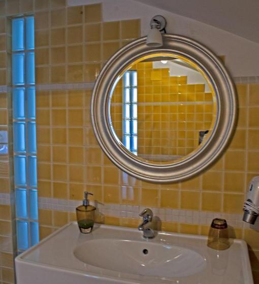 سوئیت پنت هاوس, Residence Zelzar