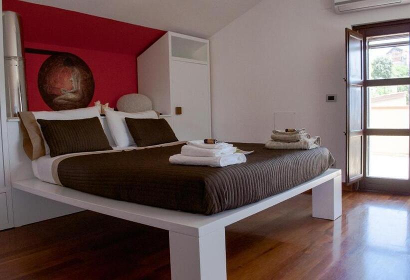 سوئیت پنت هاوس, Residence Zelzar