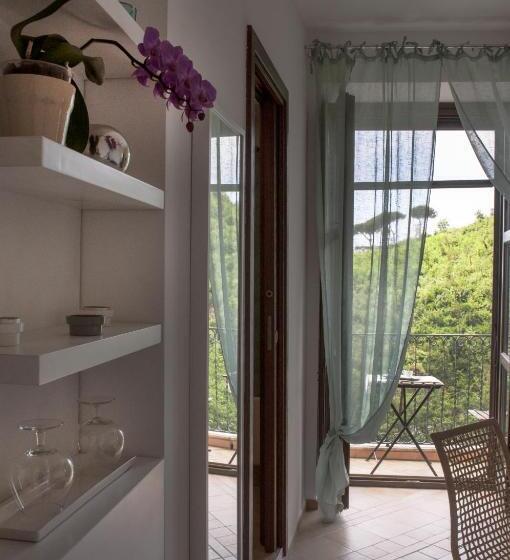 اتاق استاندارد با بالکن و چشم‌انداز دریا, Residence Zelzar