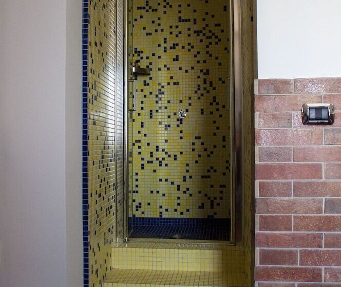 סוויטה משפחתית, Residence Zelzar