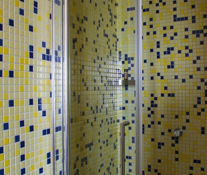 סוויטה משפחתית, Residence Zelzar