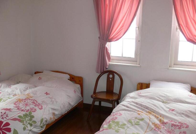 Quarto Estandar, Pension Locomotion