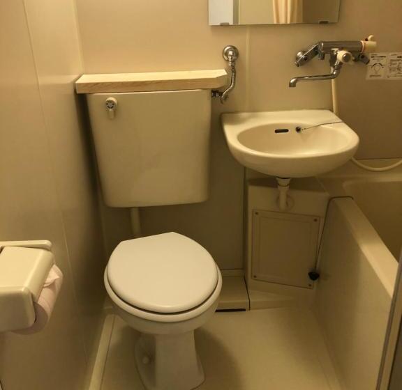 Quarto Estandar Individual, Pension Locomotion