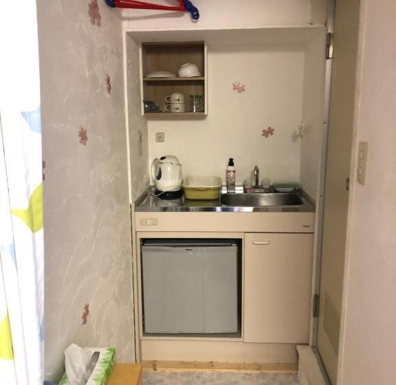 Quarto Estandar Individual, Pension Locomotion