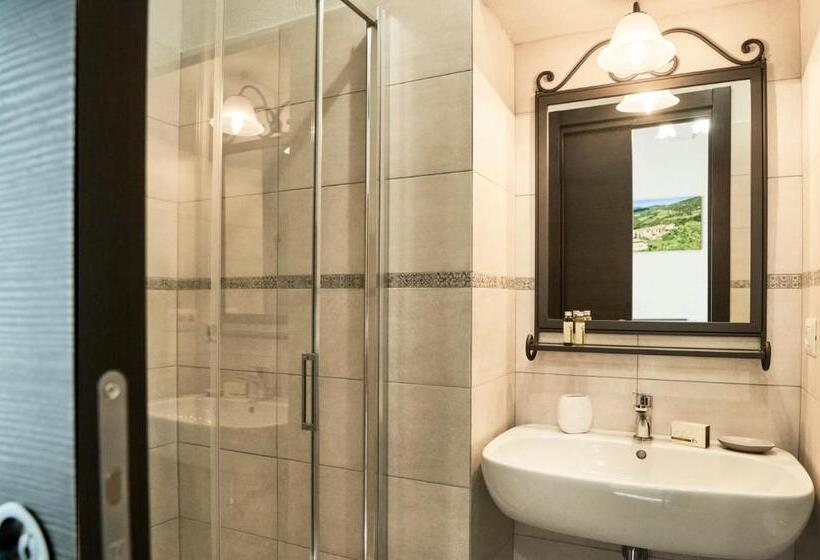 스탠다드 룸, Castellinuzza