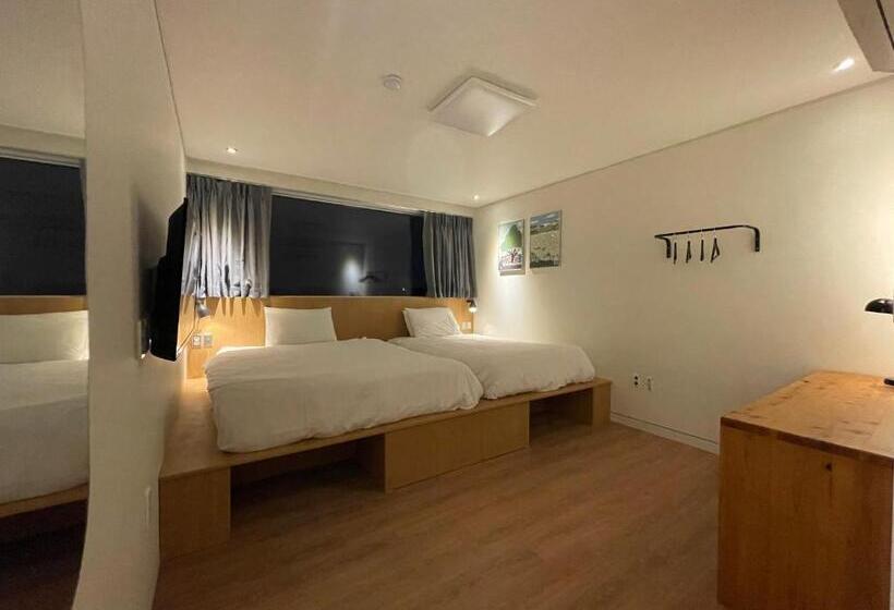 Bahçe Manzaralı Aile Odası, Bedradio Dodubong