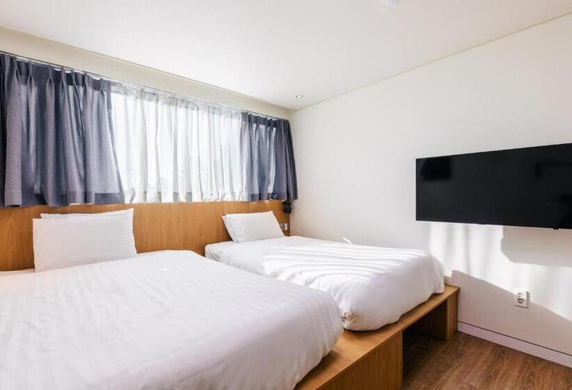 Bahçe Manzaralı Aile Odası, Bedradio Dodubong