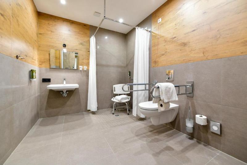 جناح لذوى الاحتياجات الخاصة, Holiday Inn Express & Suites Great Bend, An Ihg