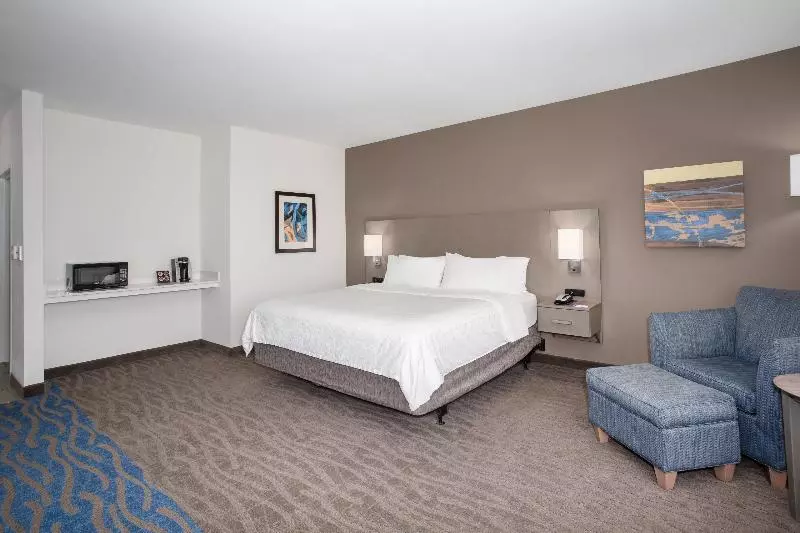 キングサイズベッドのスタンダードルーム, Holiday Inn Express & Suites Great Bend, An Ihg