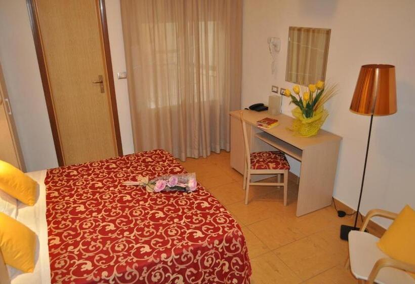 اتاق استاندارد سه نفره, Mimosa