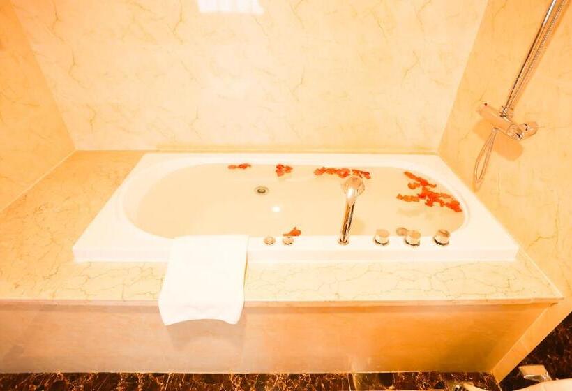 سوییت اجرایی, Muong Thanh Luxury Nhat Le