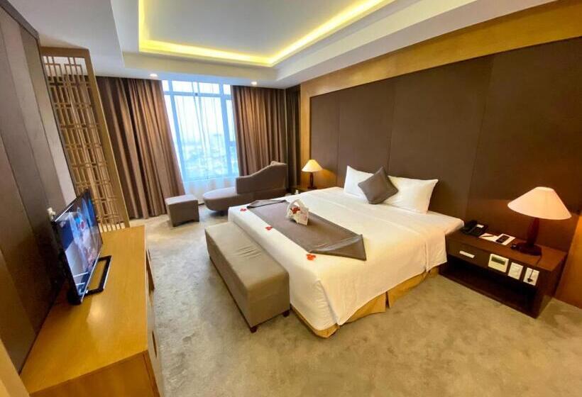 سوییت اجرایی, Muong Thanh Luxury Nhat Le