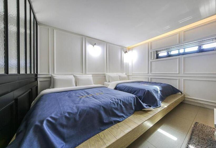 Family Suite, Myeongjak