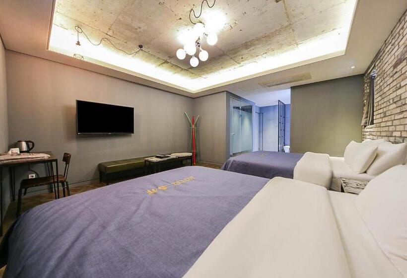 Family Suite, Myeongjak