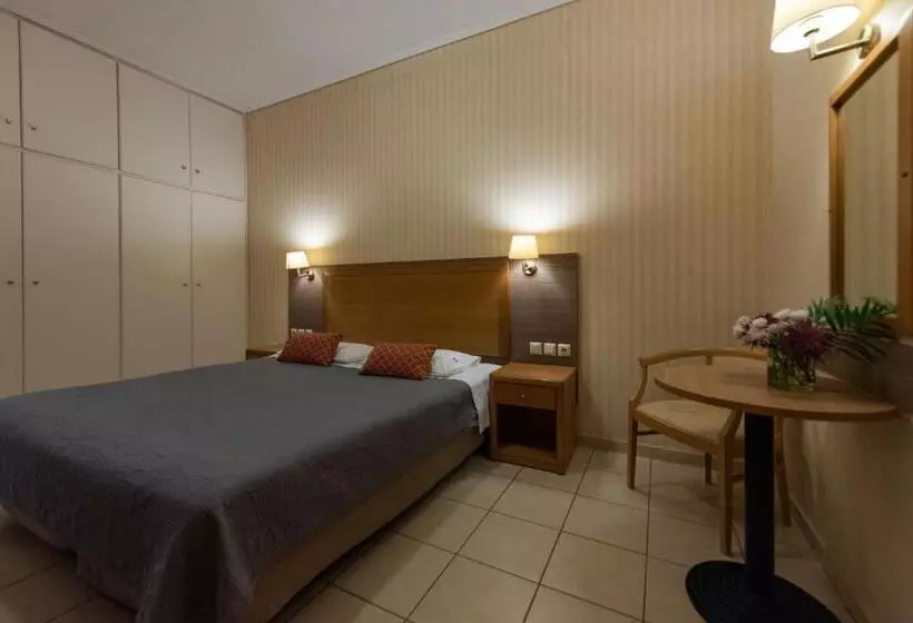 اتاق لوکس با چشم‌انداز دریا, Ostria