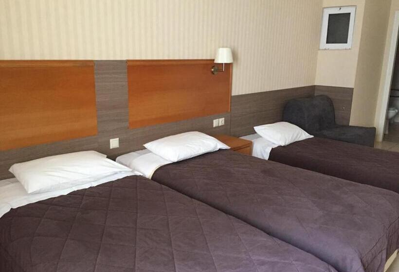 Трехместный Номер Базовый, Ostria