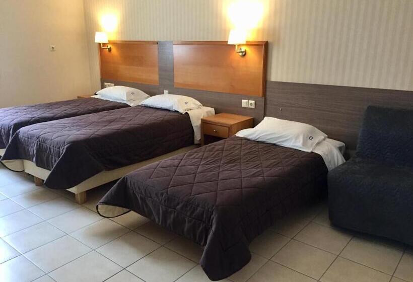 基本三人间, Ostria