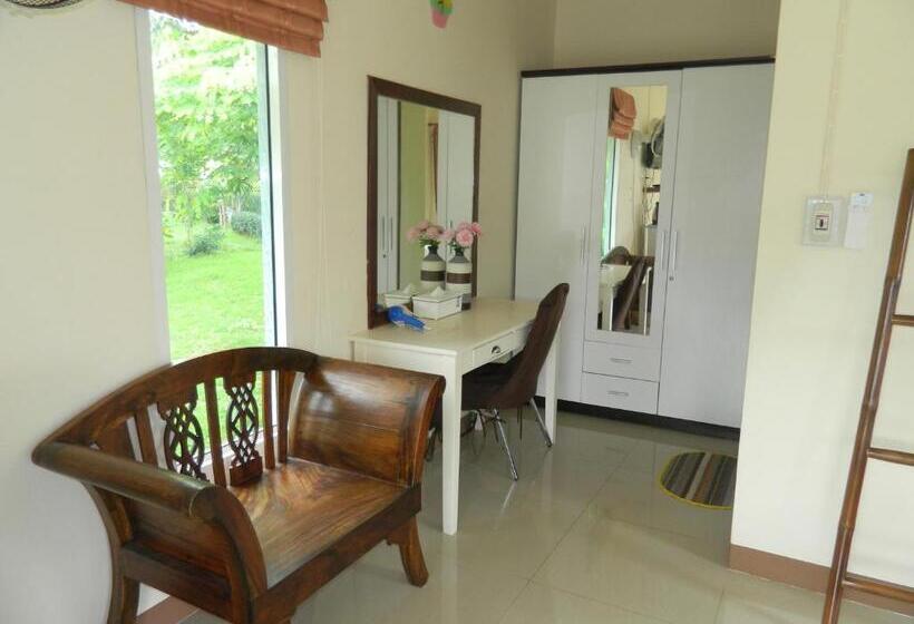 디럭스 룸 산전망, Pai Iyara Resort