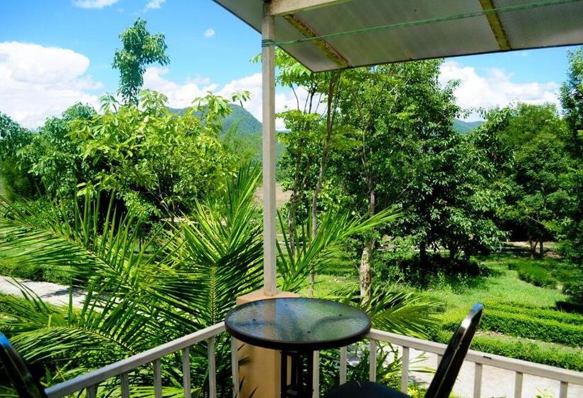 디럭스 룸 산전망, Pai Iyara Resort