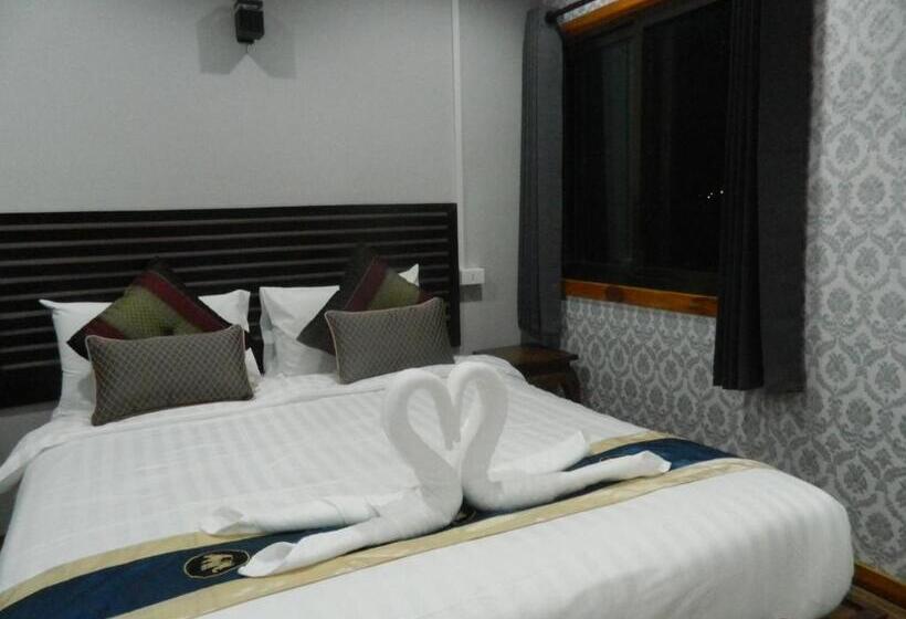 패밀리 룸 산 전망, Pai Iyara Resort