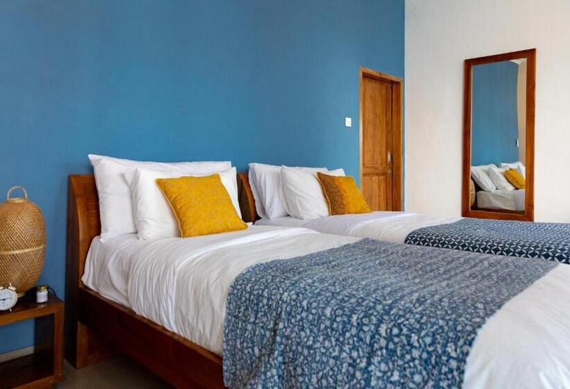 サイドオーシャンビューのトリプルルームスタンダード, Pesona Beach Resort & Spa