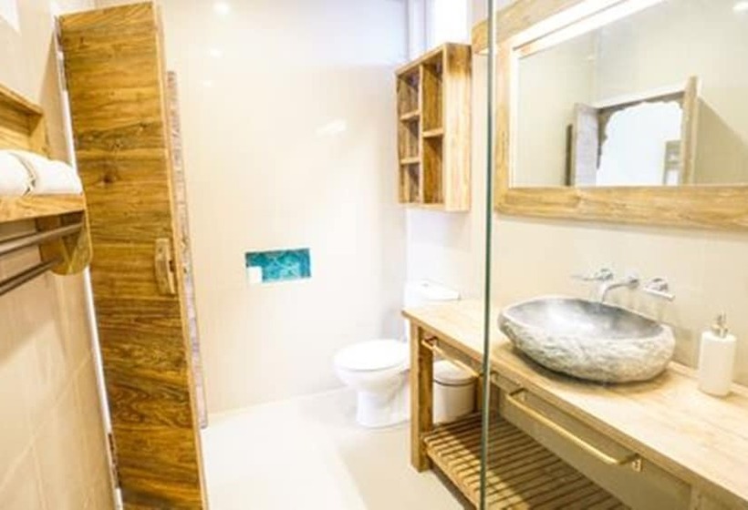 キングサイズベッドのスタンダードルーム, Pesona Beach Resort & Spa