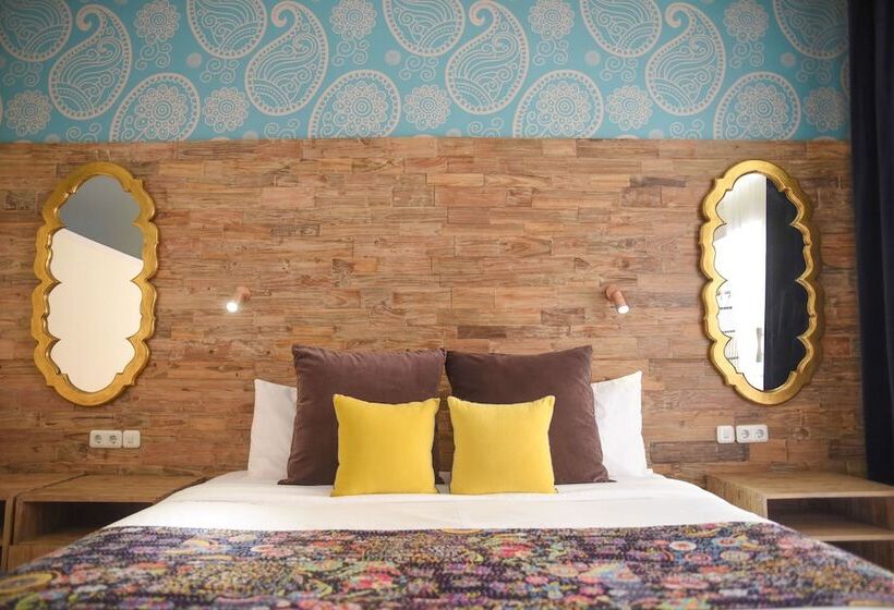 キングサイズベッドのスタンダードルーム, Pesona Beach Resort & Spa