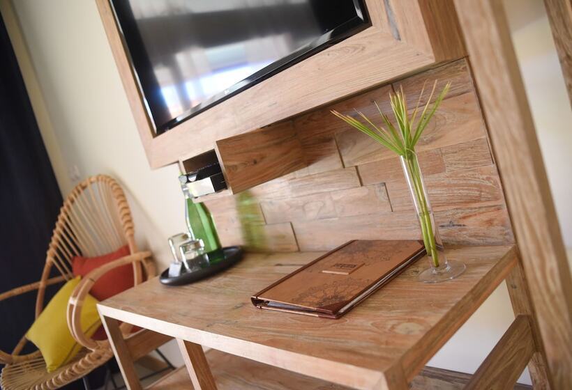 Quarto Estandar Cama King, Pesona Beach Resort & Spa