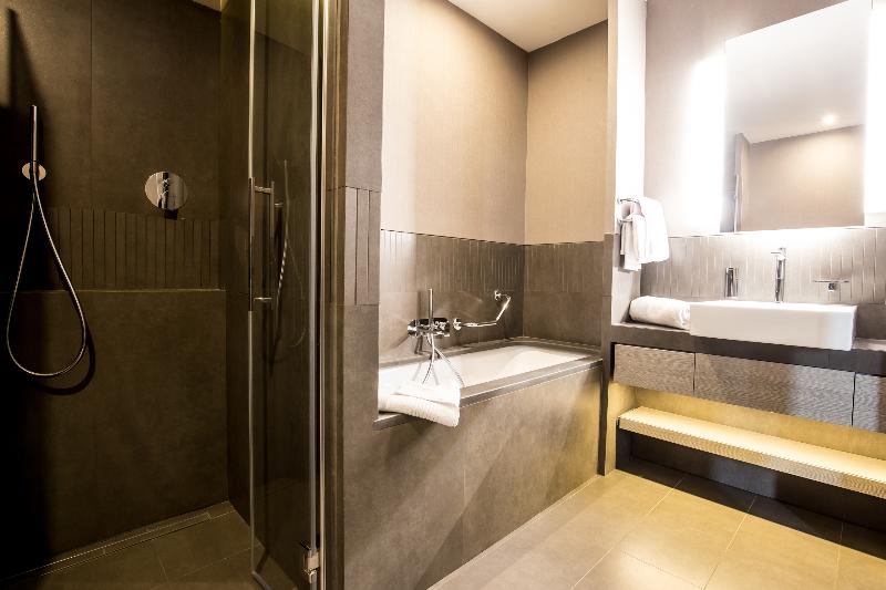 サイドオーシャンビューのトリプルルームスタンダード, Pesona Beach Resort & Spa